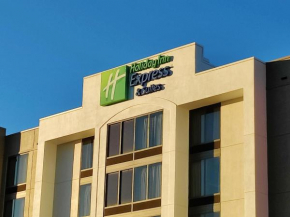  Holiday Inn Express Hotel & Suites Dallas Fort Worth Airport South, an IHG Hotel  Ирвинг